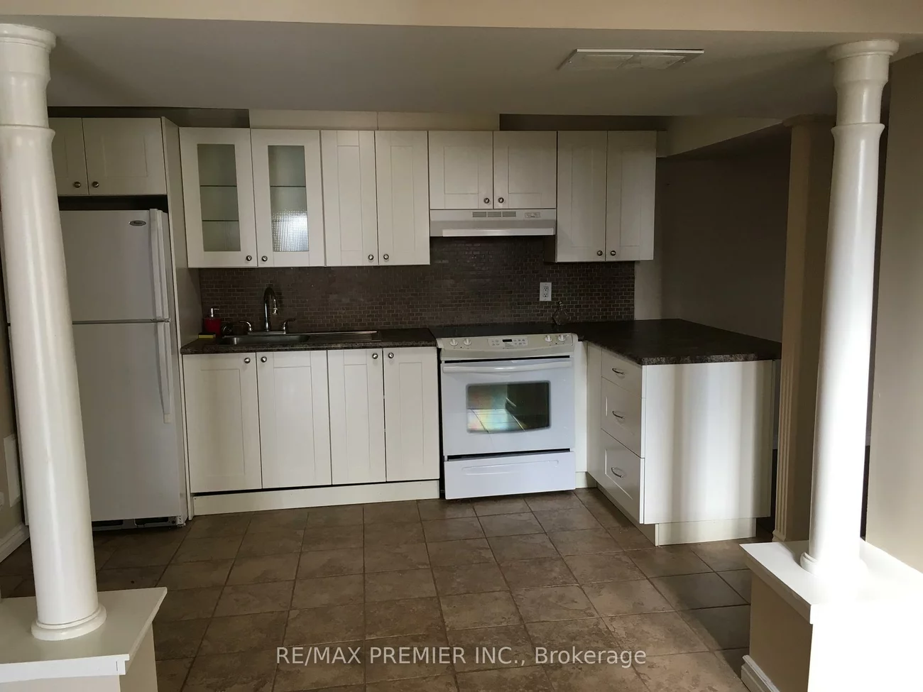 400, Dixon, Central Newmarket, Newmarket