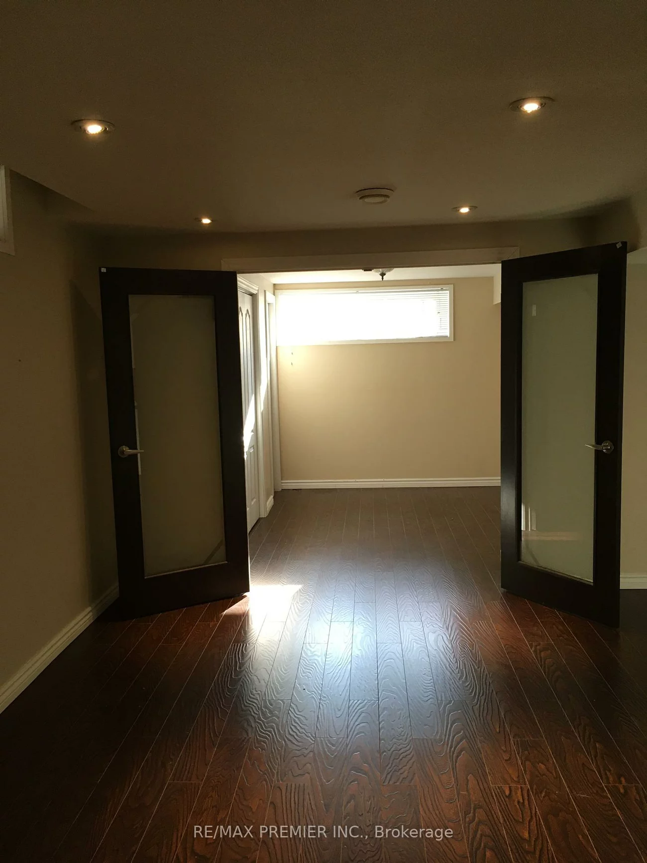 400, Dixon, Central Newmarket, Newmarket