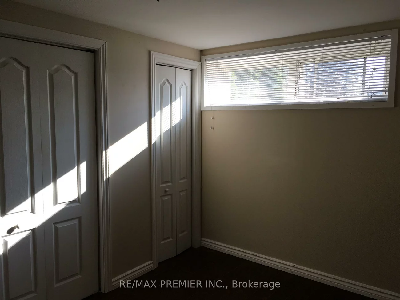 400, Dixon, Central Newmarket, Newmarket