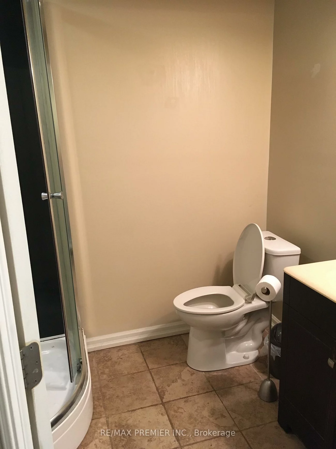 400, Dixon, Central Newmarket, Newmarket