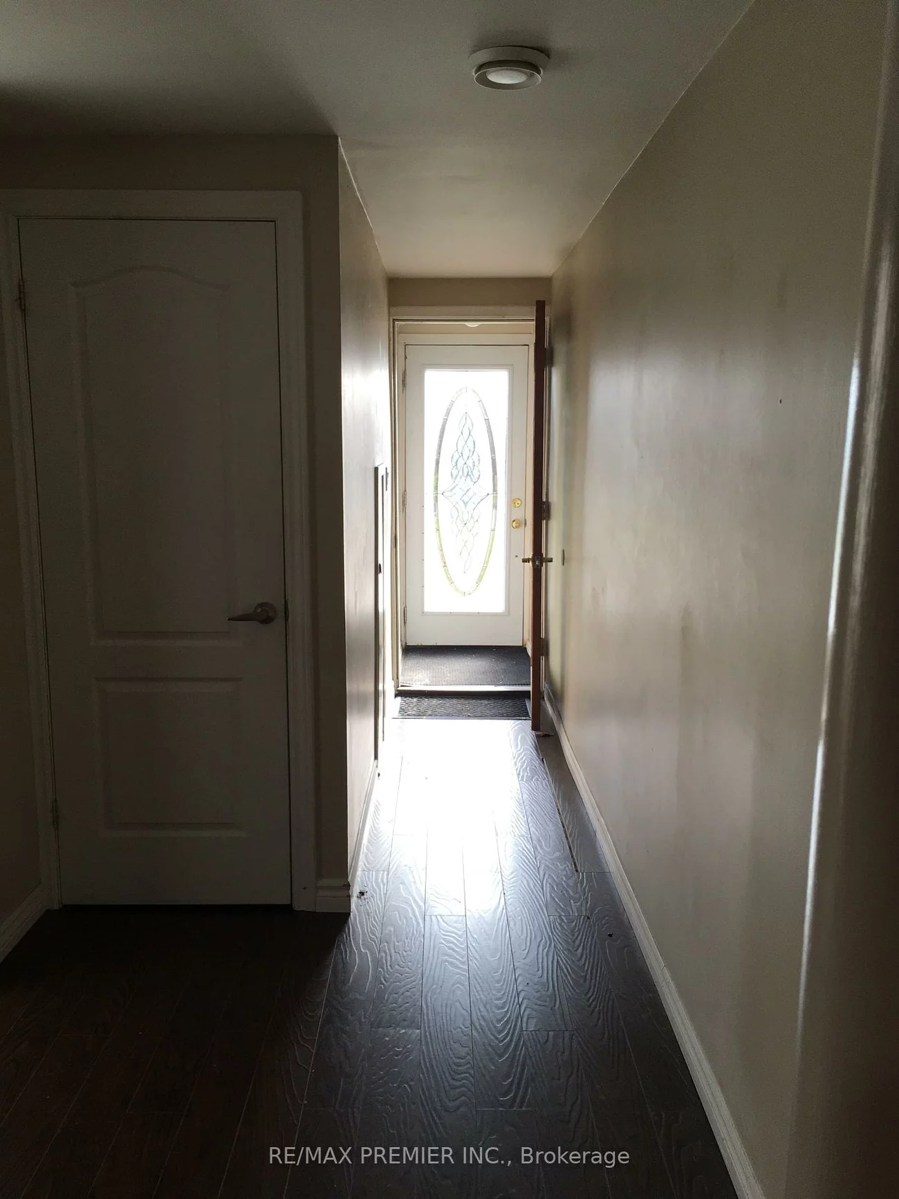400, Dixon, Central Newmarket, Newmarket