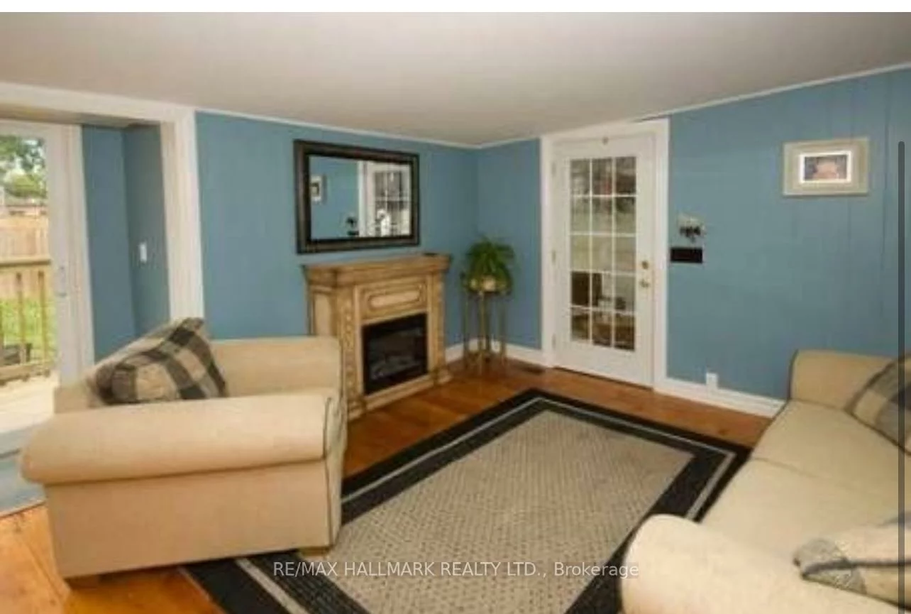 325, Andrew, Central Newmarket, Newmarket