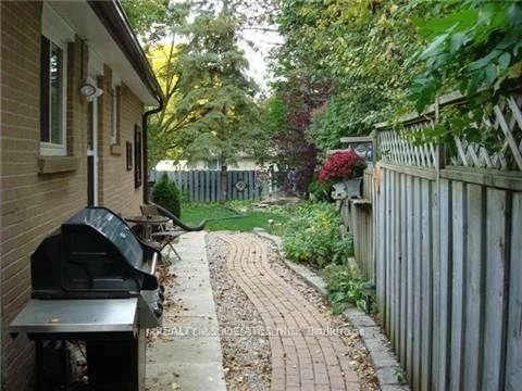 99, Woodpark, Huron Heights-Leslie Valley, Newmarket