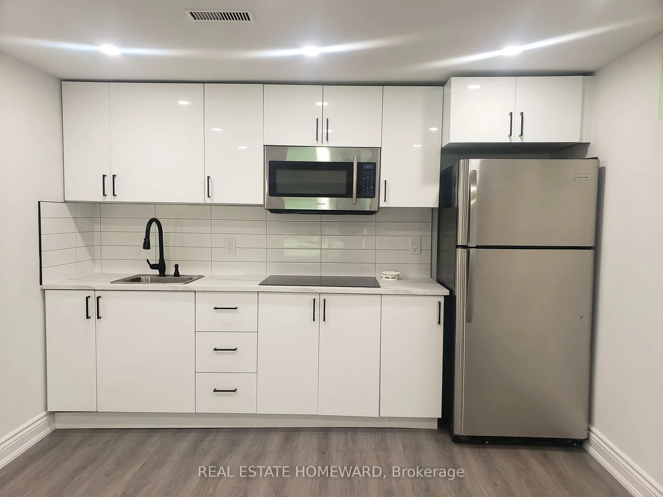 932, Elgin, Huron Heights-Leslie Valley, Newmarket