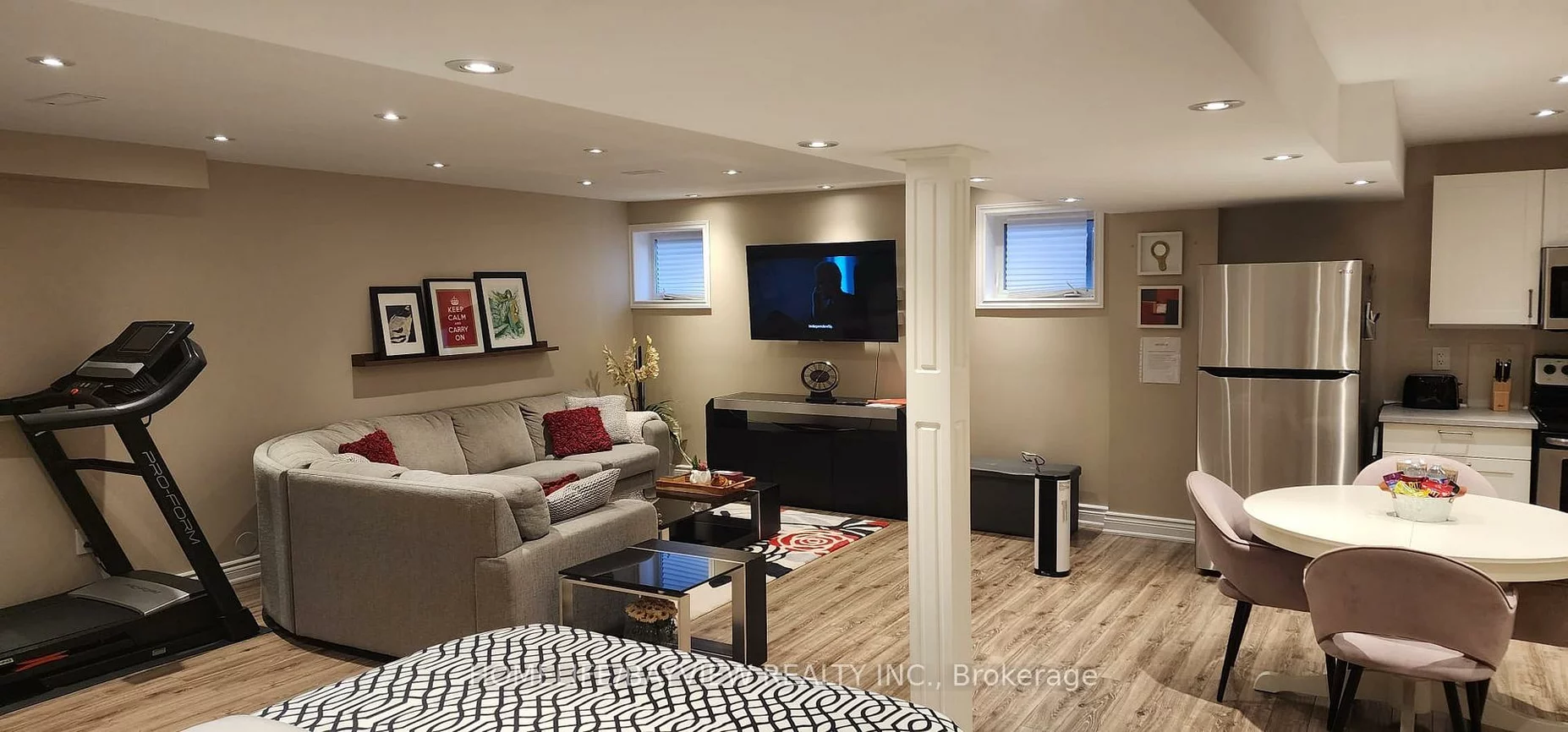 175, Art West, Woodland Hill, Newmarket