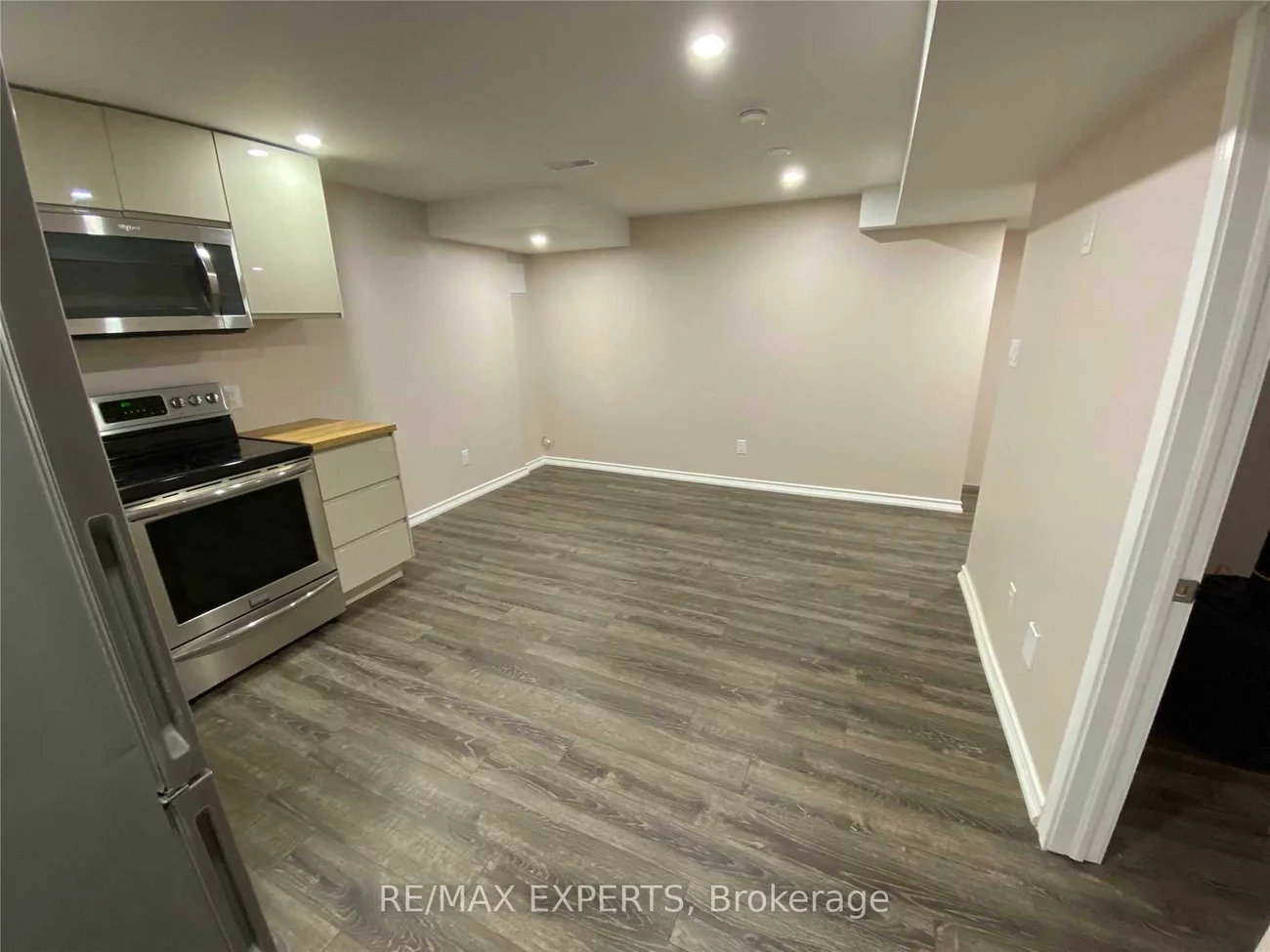 690, Yarfield, Glenway Estates, Newmarket