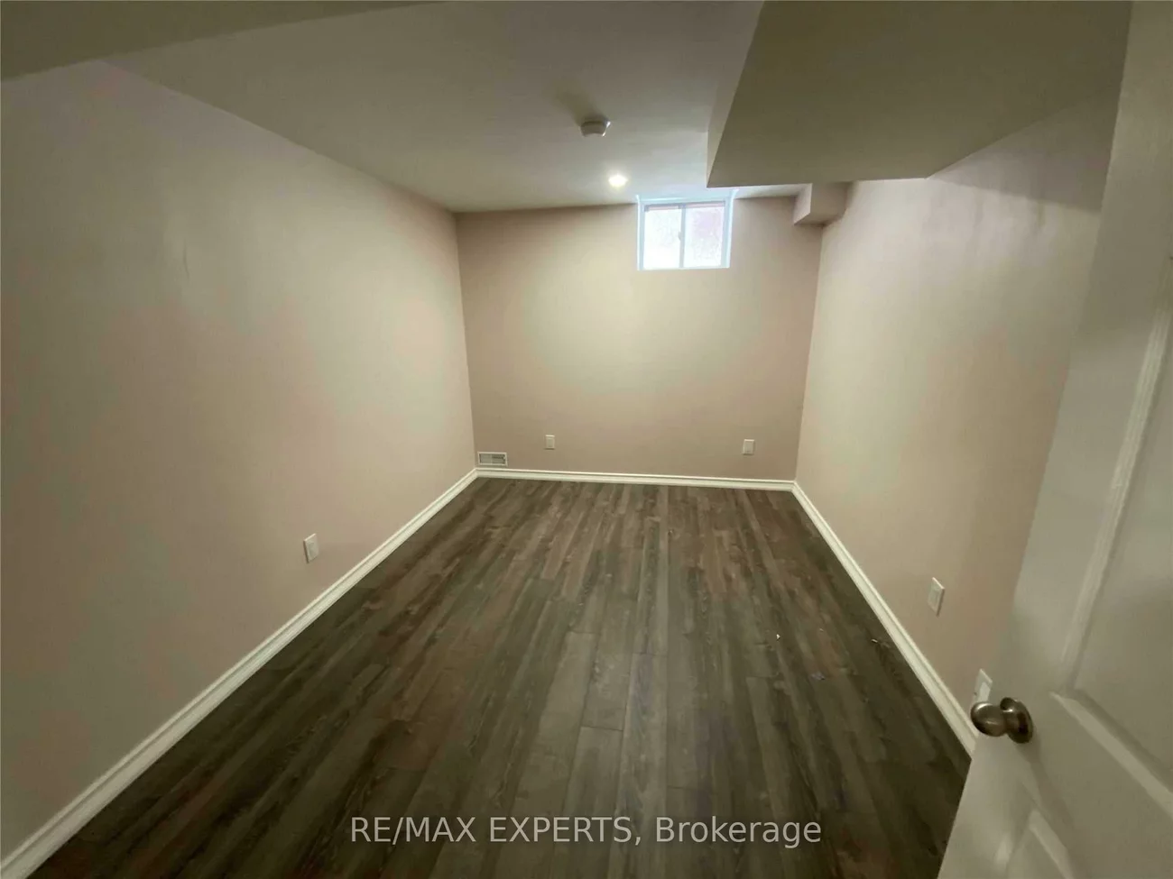 690, Yarfield, Glenway Estates, Newmarket