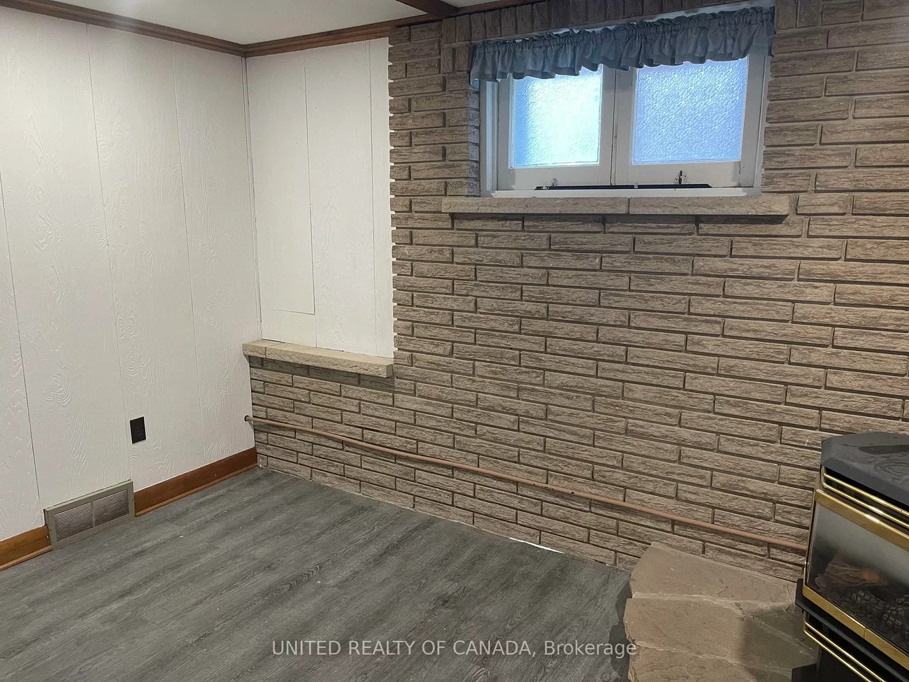 42, Lundy's, Huron Heights-Leslie Valley, Newmarket