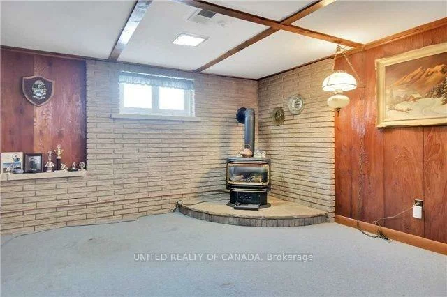 42, Lundy's, Huron Heights-Leslie Valley, Newmarket