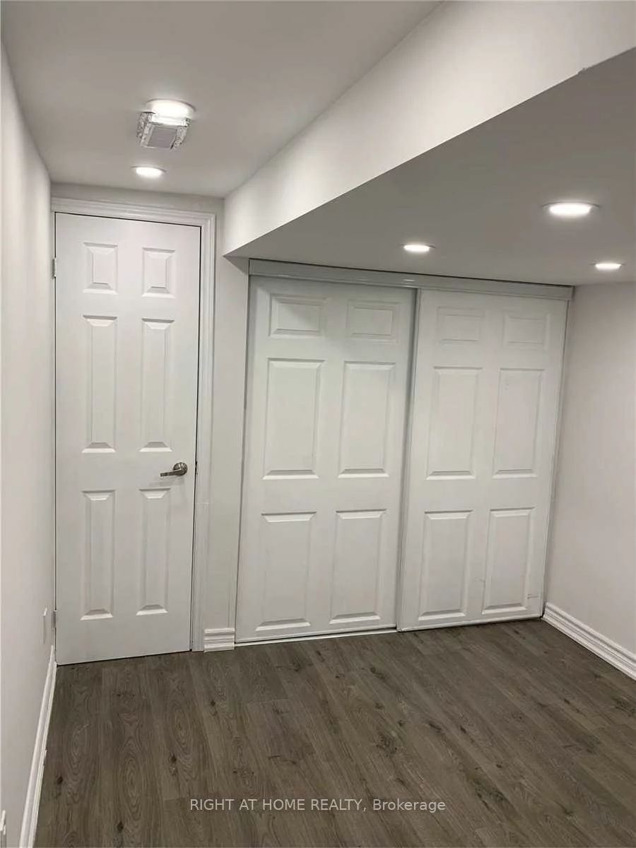 991, Jacarandah, Huron Heights-Leslie Valley, Newmarket