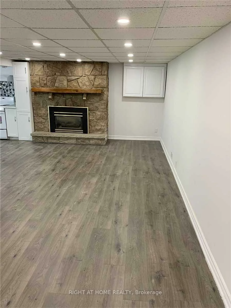 991, Jacarandah, Huron Heights-Leslie Valley, Newmarket