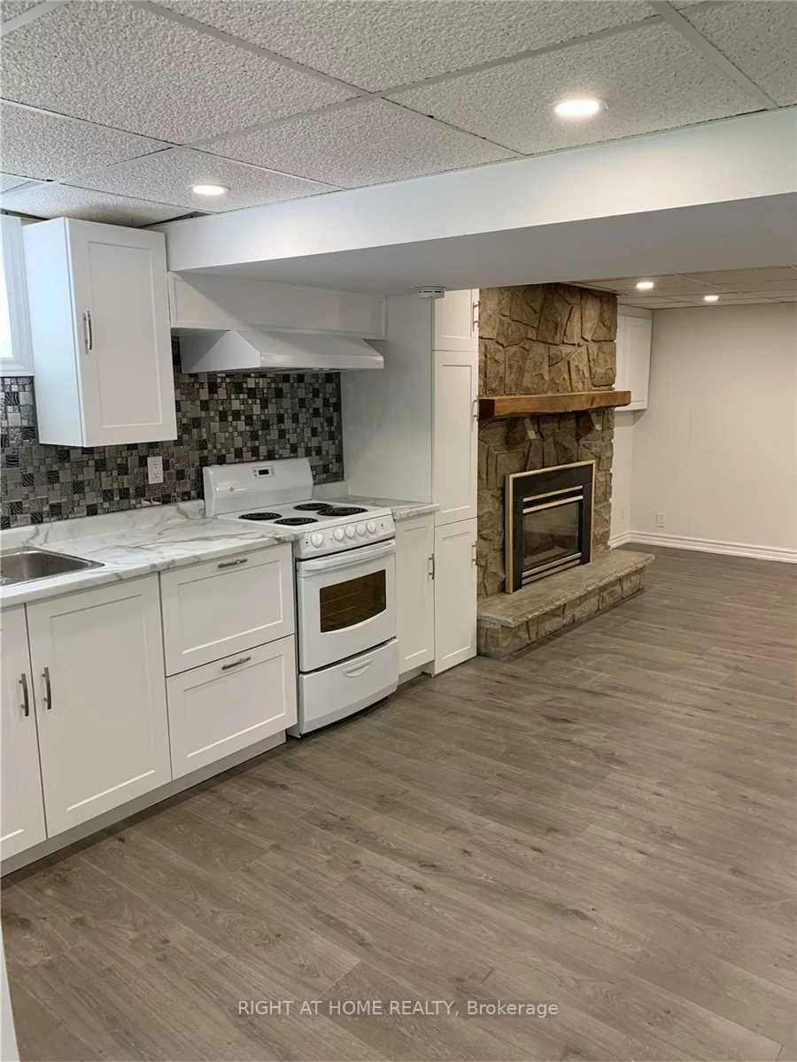 991, Jacarandah, Huron Heights-Leslie Valley, Newmarket