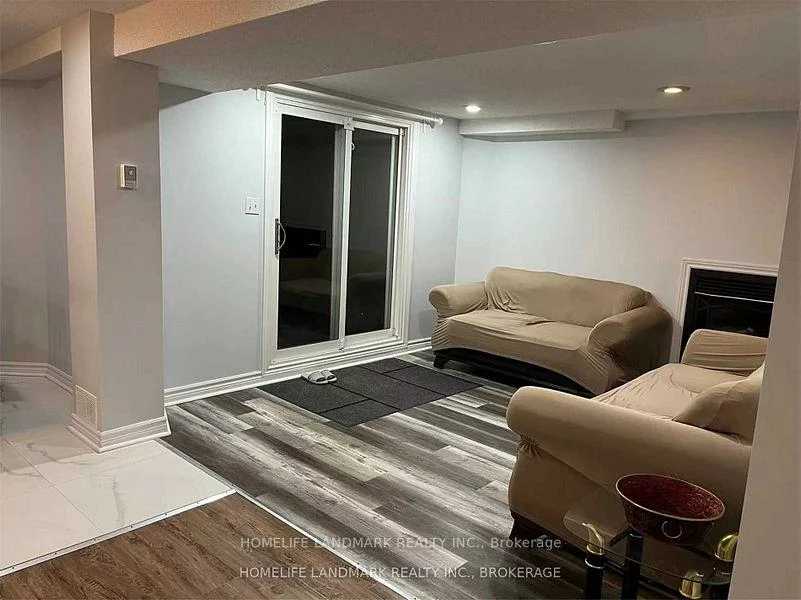 753, College Manor Baseme, Gorham-College Manor, Newmarket