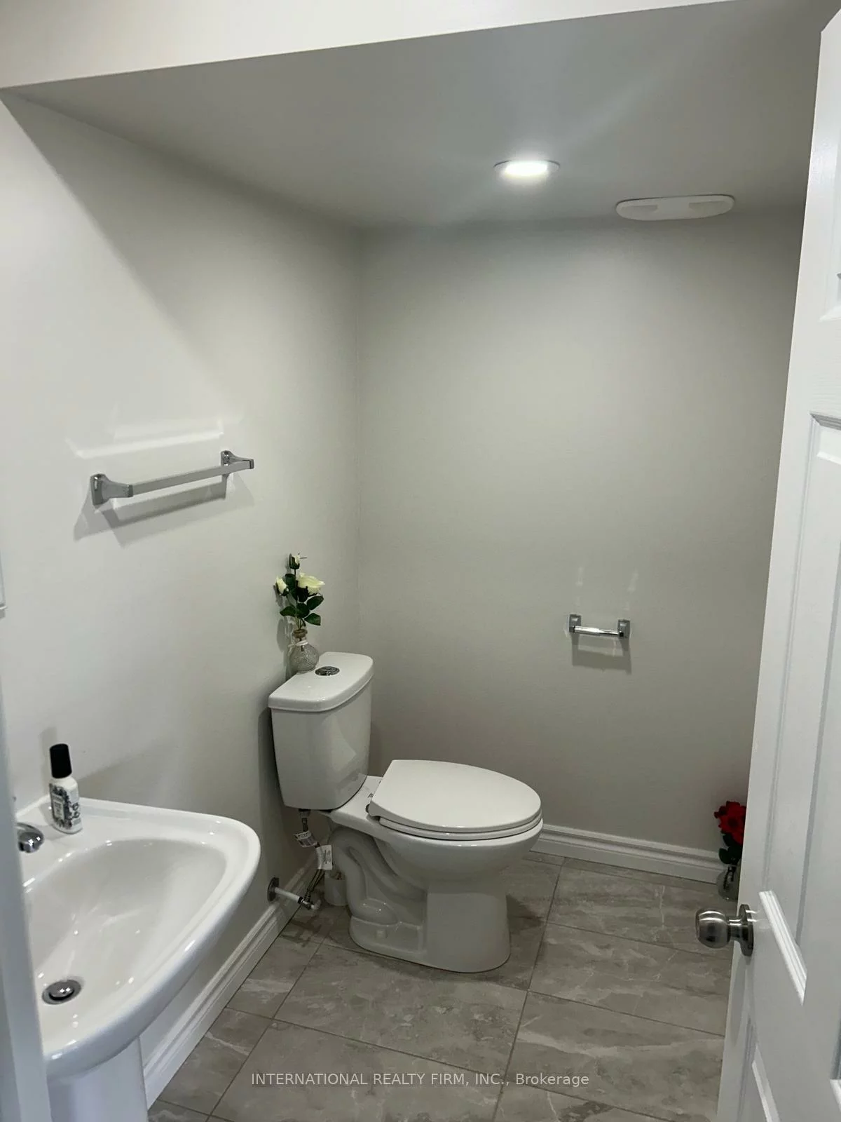 521, Clifford Perry, Woodland Hill, Newmarket