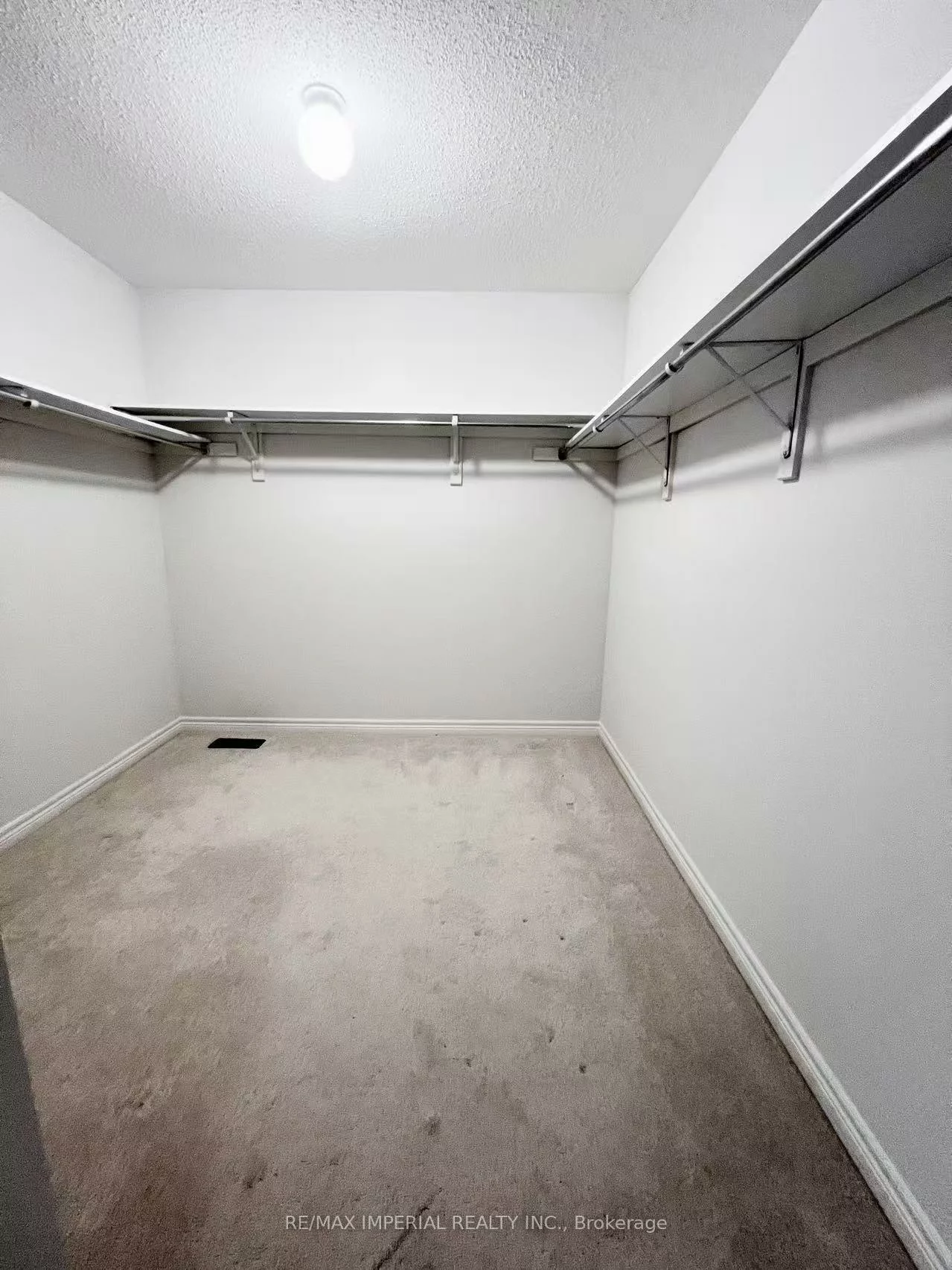 1199, Mctavish, Stonehaven-Wyndham, Newmarket