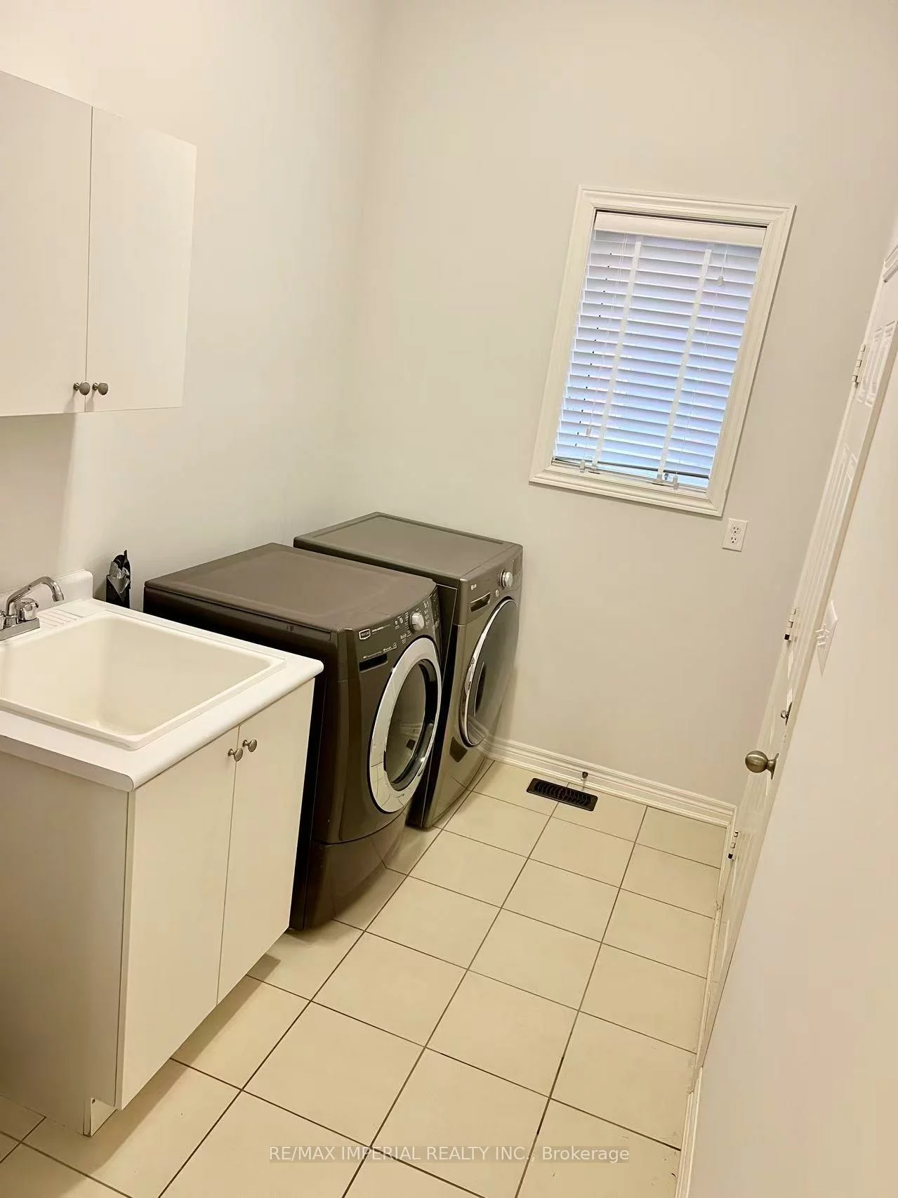 1199, Mctavish, Stonehaven-Wyndham, Newmarket