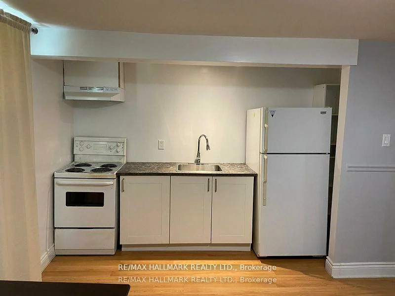 24, Hillview, Bristol-London, Newmarket