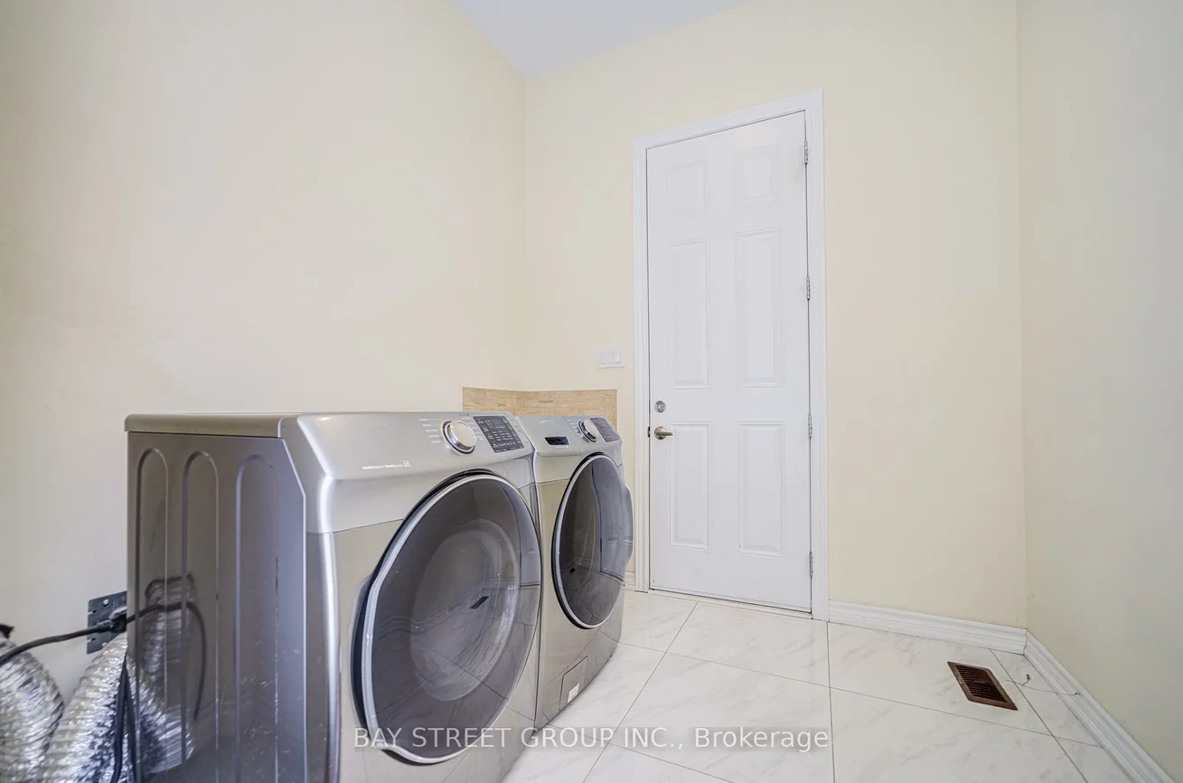 38, Brown, Glenway Estates, Newmarket