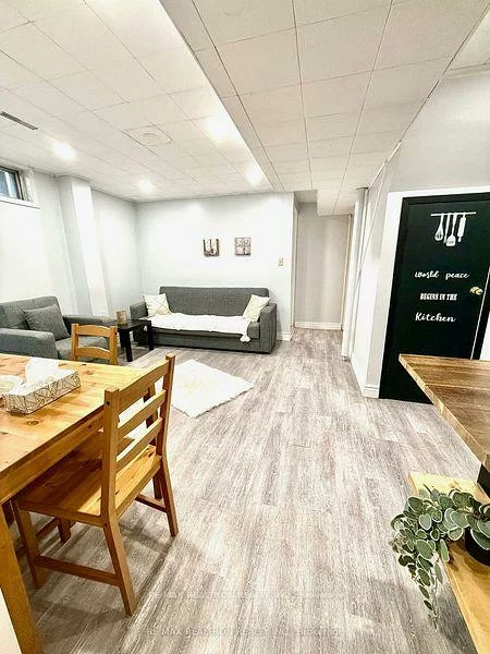 16, Eastman, Huron Heights-Leslie Valley, Newmarket