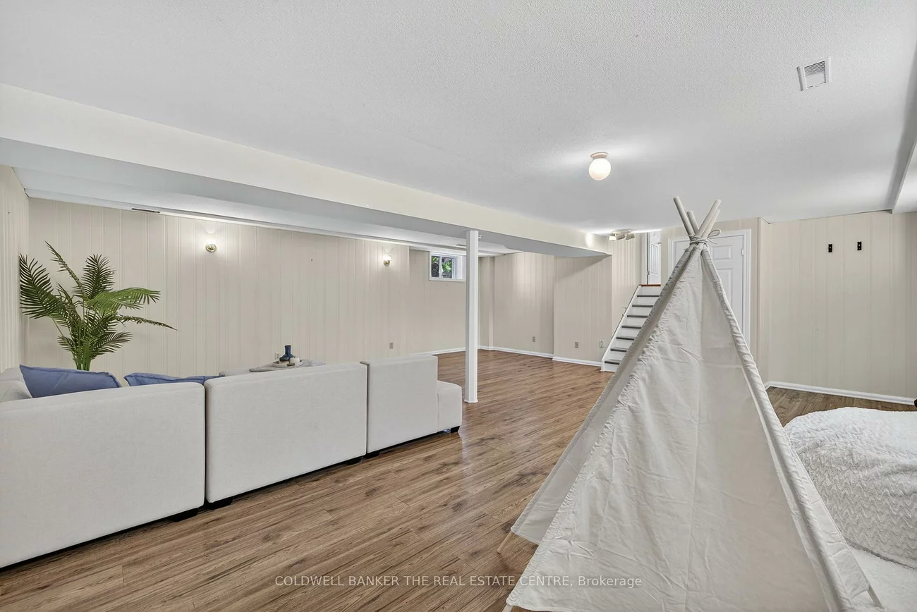 204, Alexander, Gorham-College Manor, Newmarket