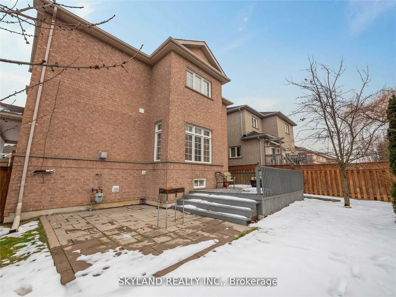 384, Spruce Grove, Woodland Hill, Newmarket