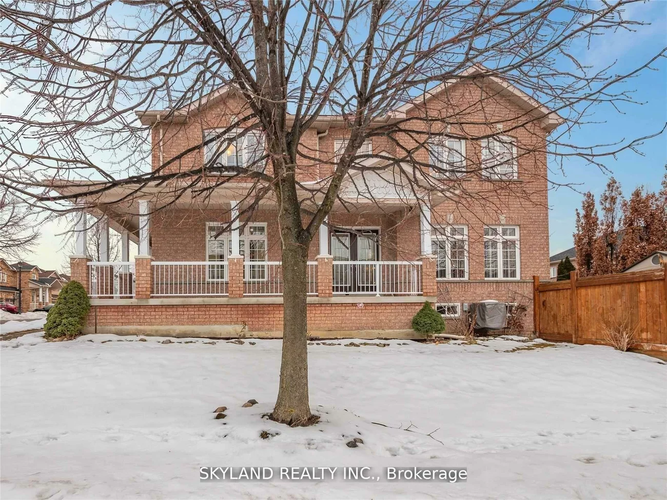 384, Spruce Grove, Woodland Hill, Newmarket