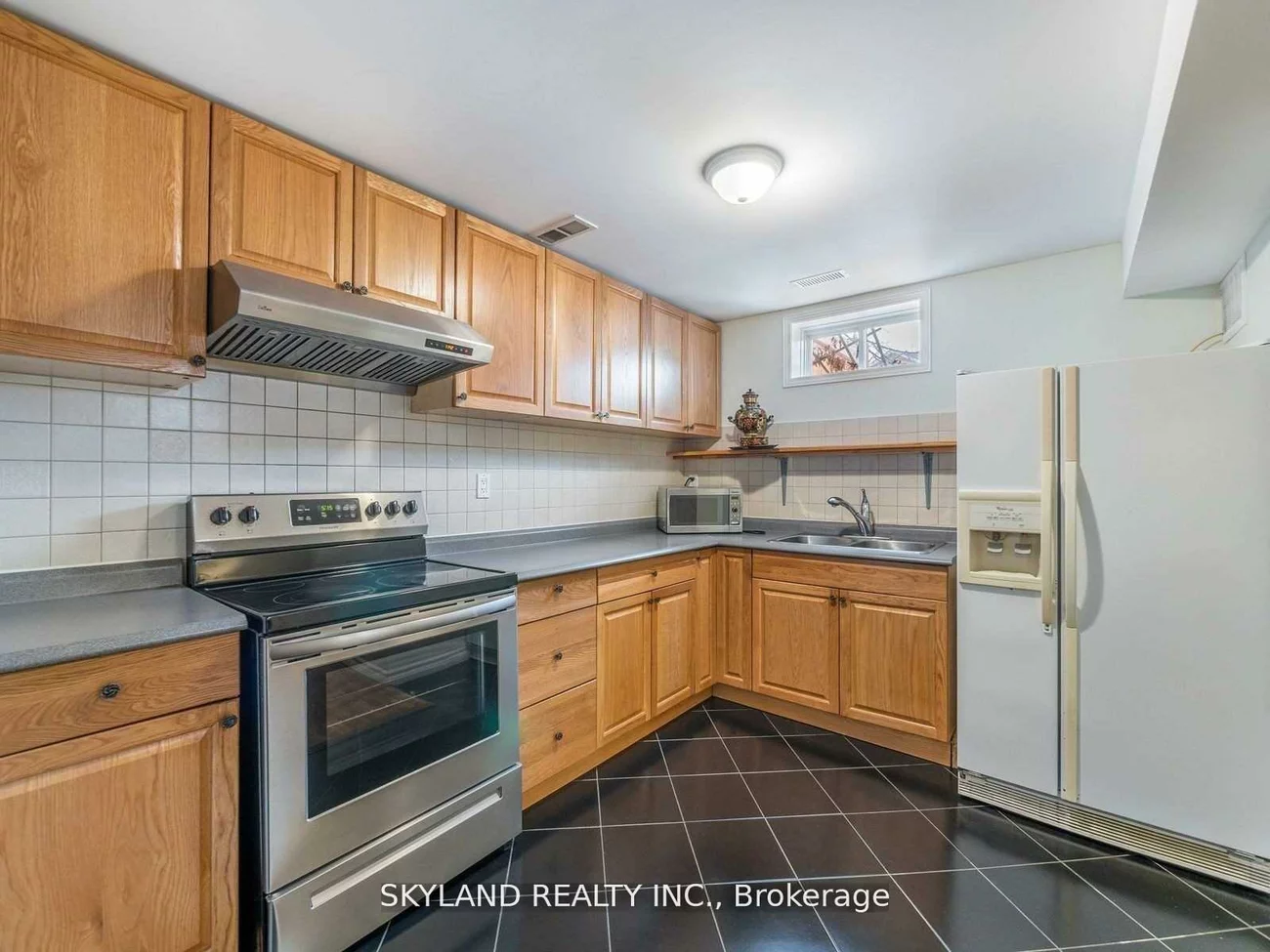 384, Spruce Grove, Woodland Hill, Newmarket
