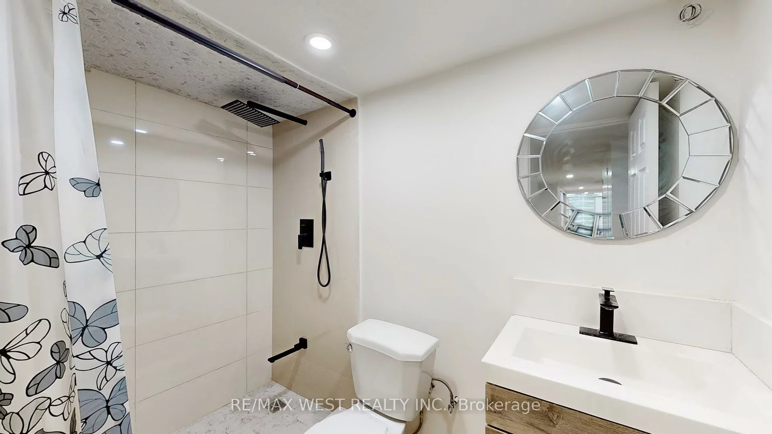 197, Vantage, Woodland Hill, Newmarket