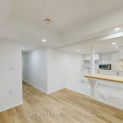197, Vantage, Woodland Hill, Newmarket