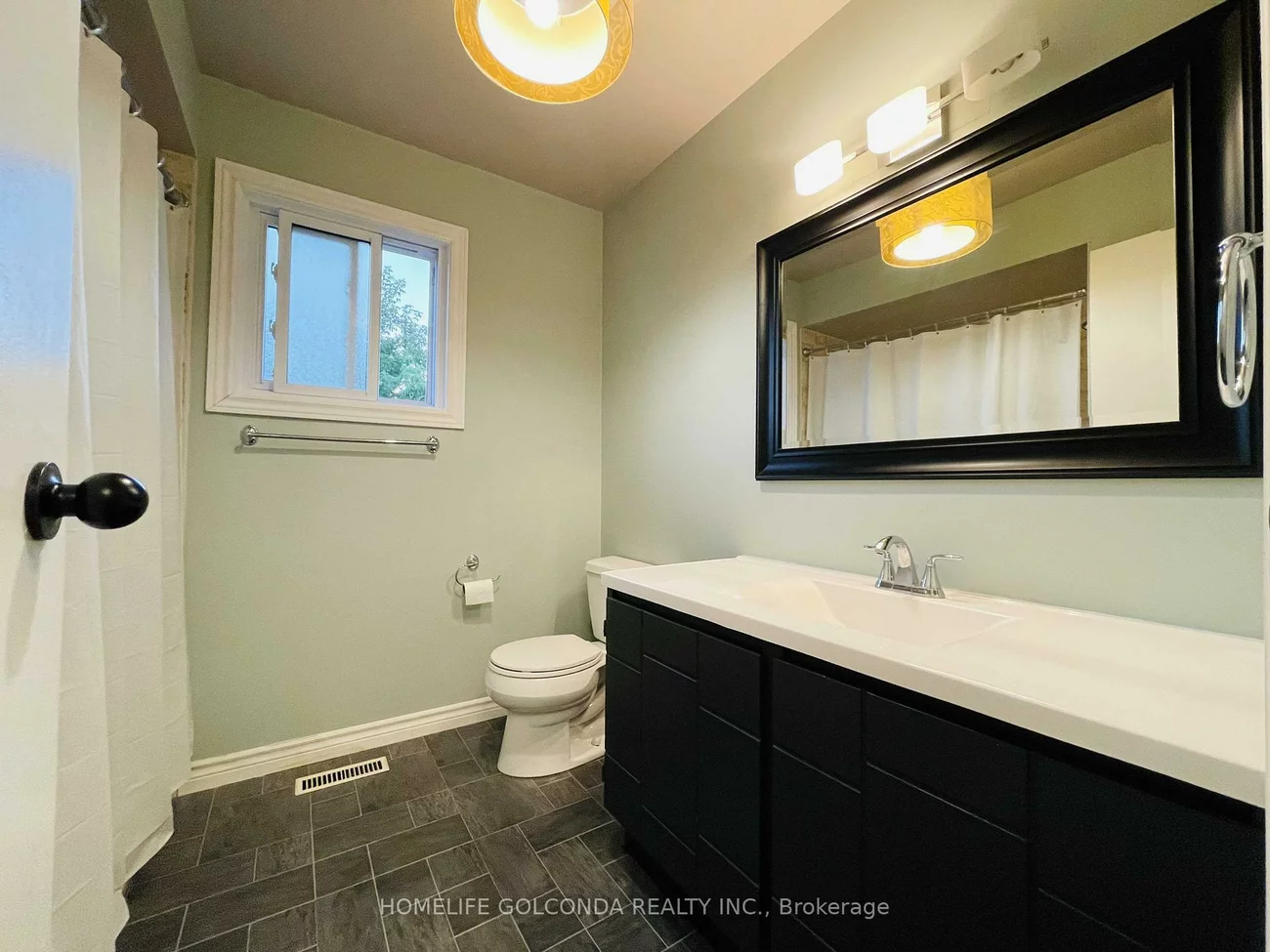 909, Ferndale, Gorham-College Manor, Newmarket