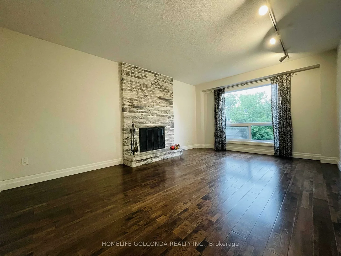 909, Ferndale, Gorham-College Manor, Newmarket