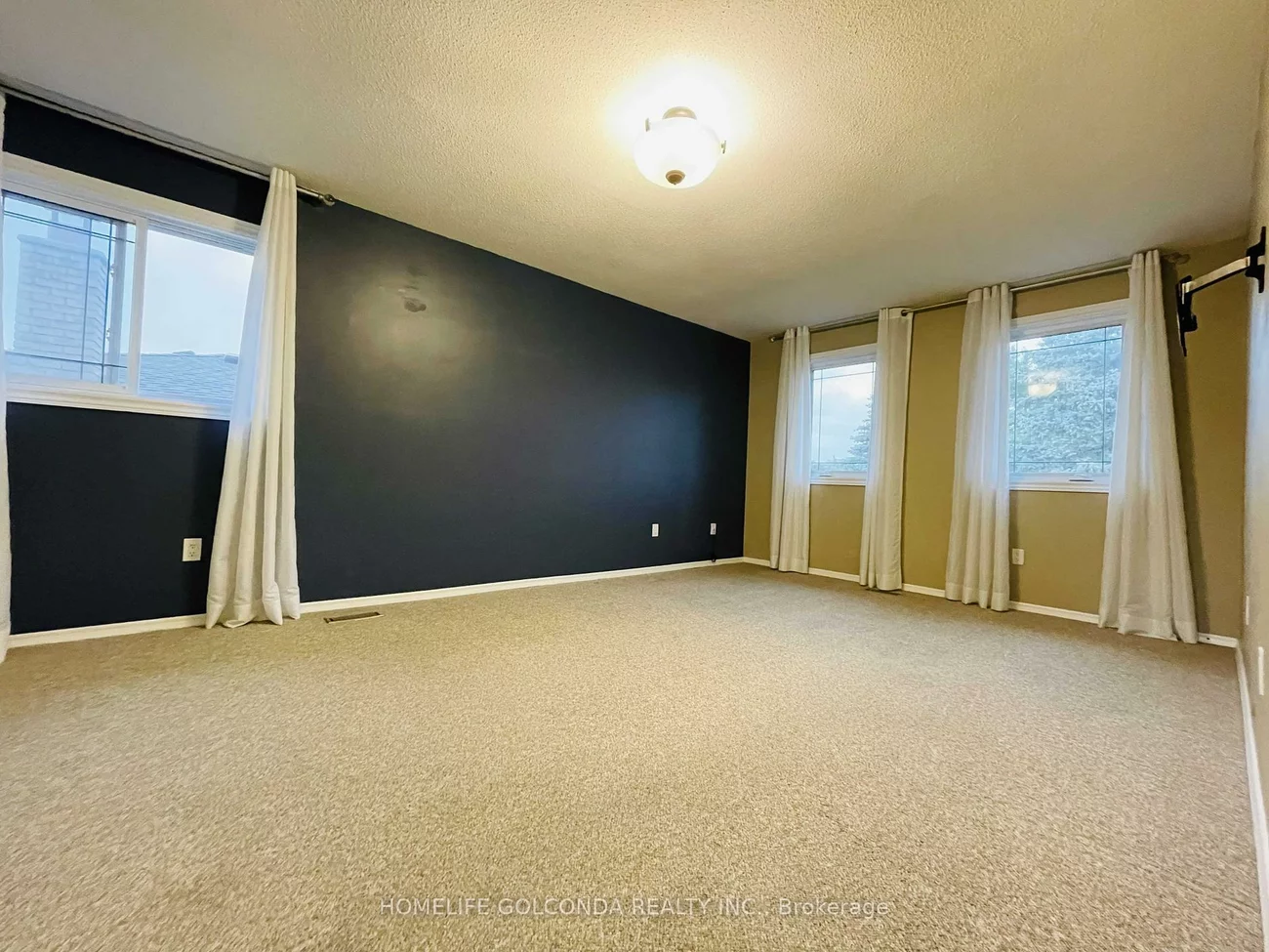 909, Ferndale, Gorham-College Manor, Newmarket