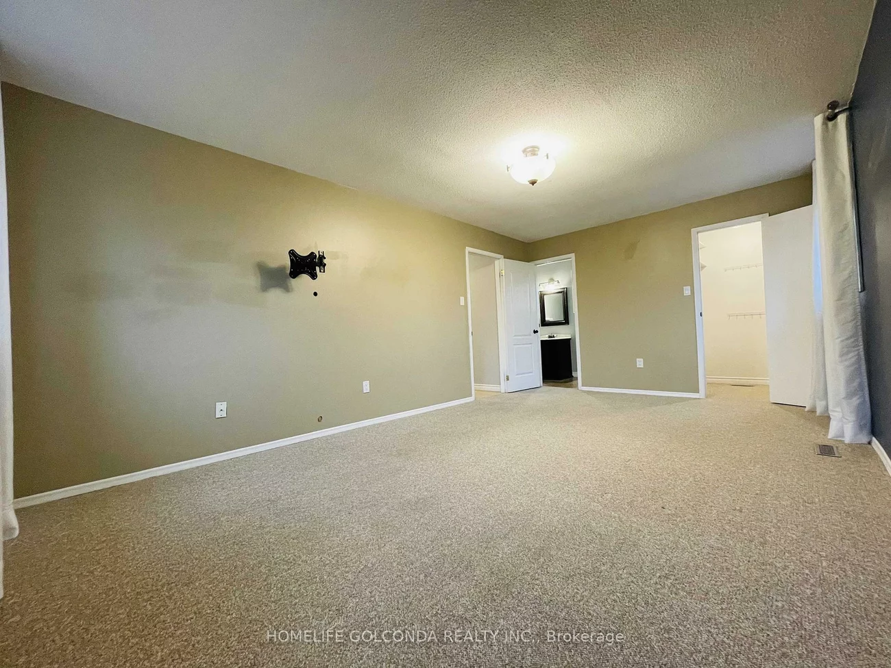 909, Ferndale, Gorham-College Manor, Newmarket