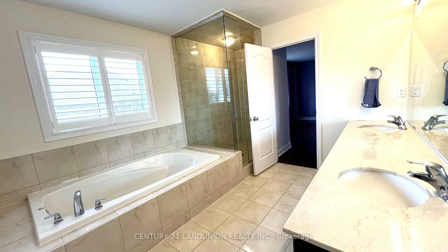 1001, Poppy, Stonehaven-Wyndham, Newmarket