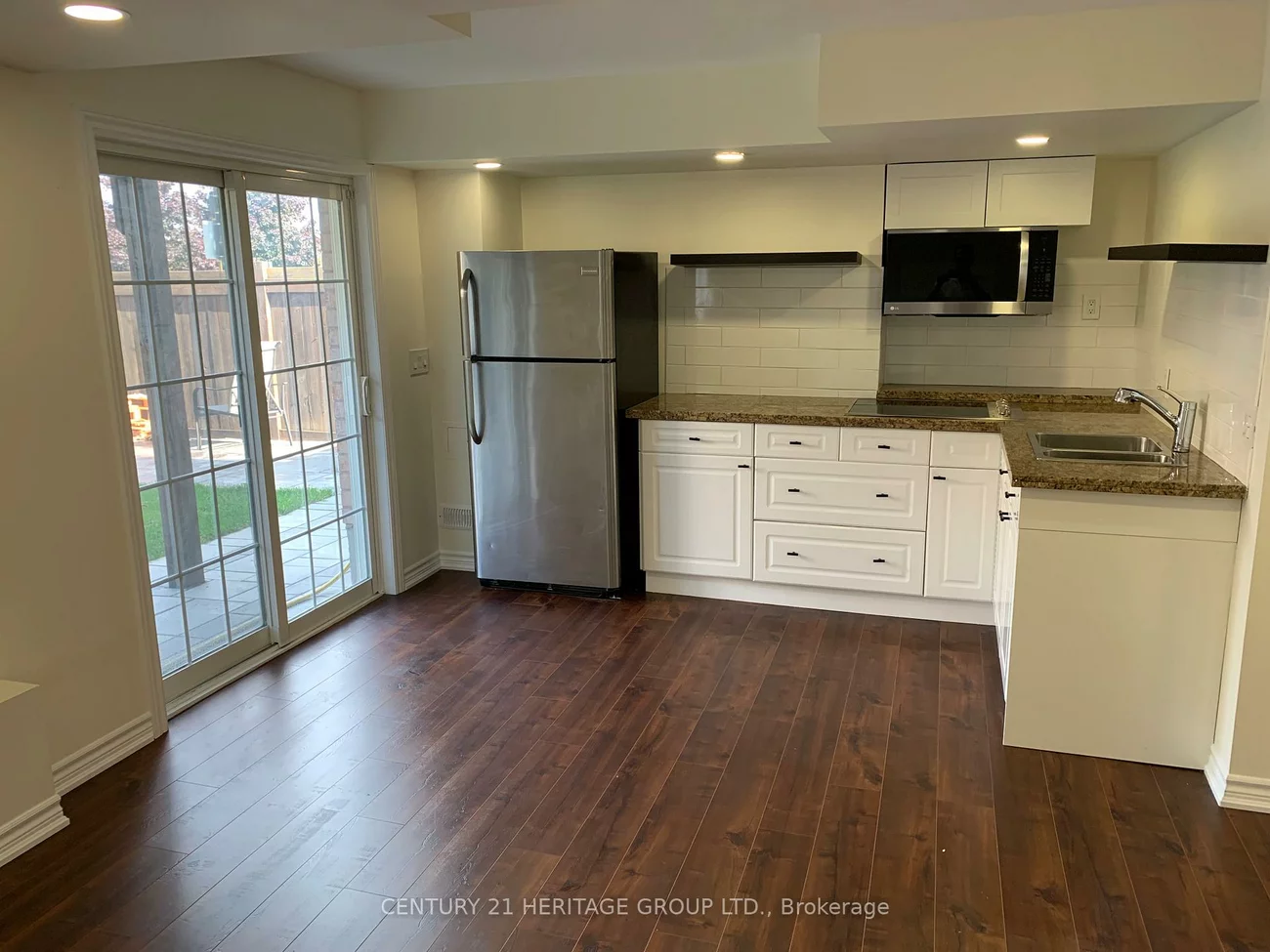 331, Spruce Grove, Woodland Hill, Newmarket