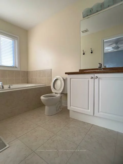 137, Four Seasons, Woodland Hill, Newmarket