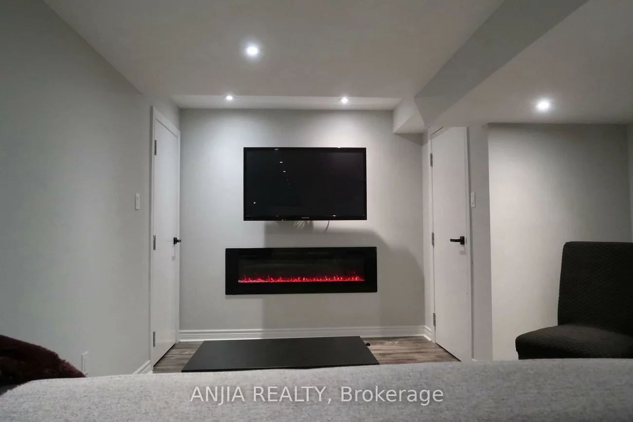 370, Chambers, Armitage, Newmarket