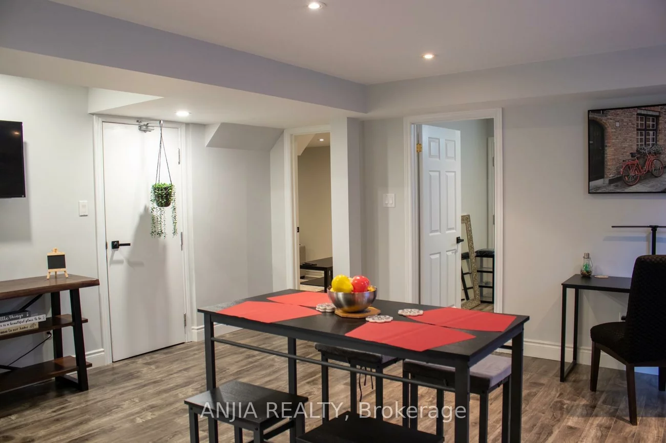 370, Chambers, Armitage, Newmarket