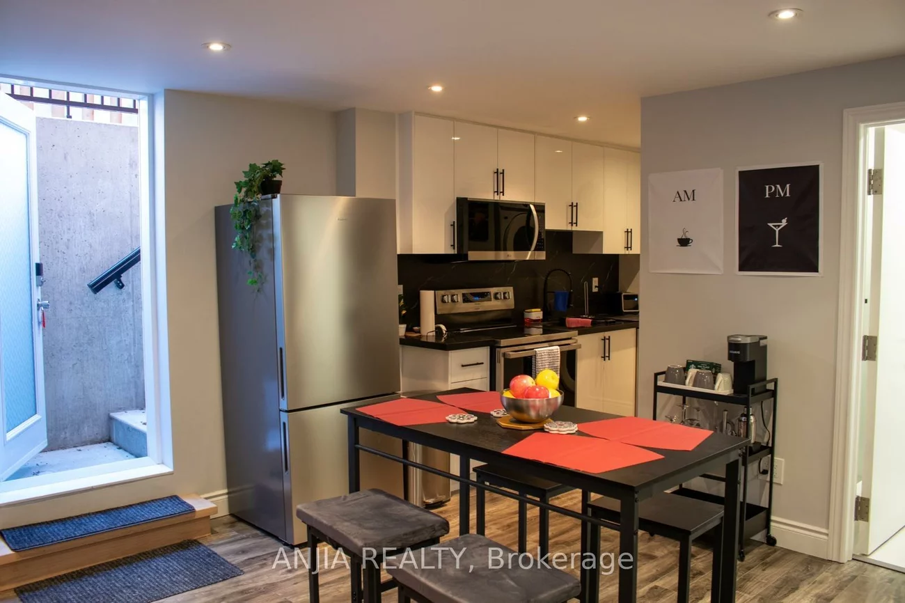 370, Chambers, Armitage, Newmarket