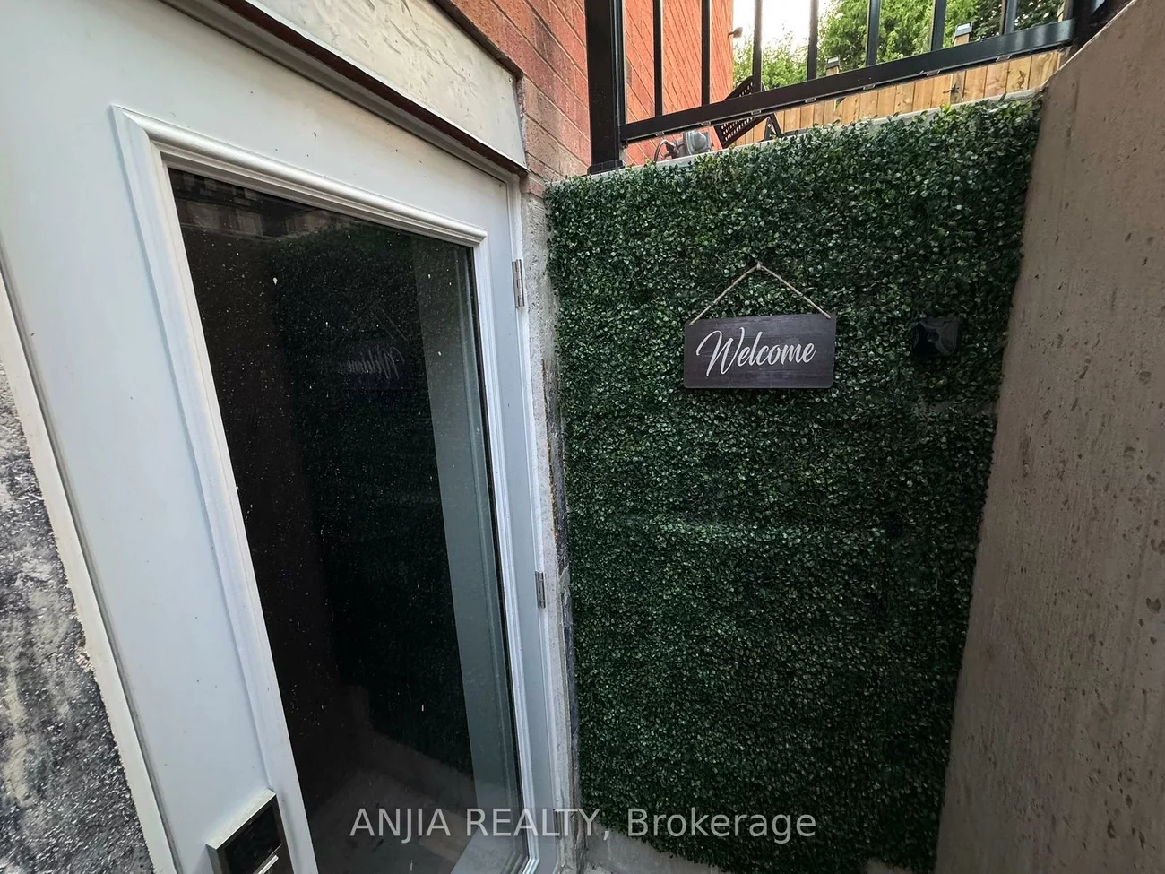 370, Chambers, Armitage, Newmarket
