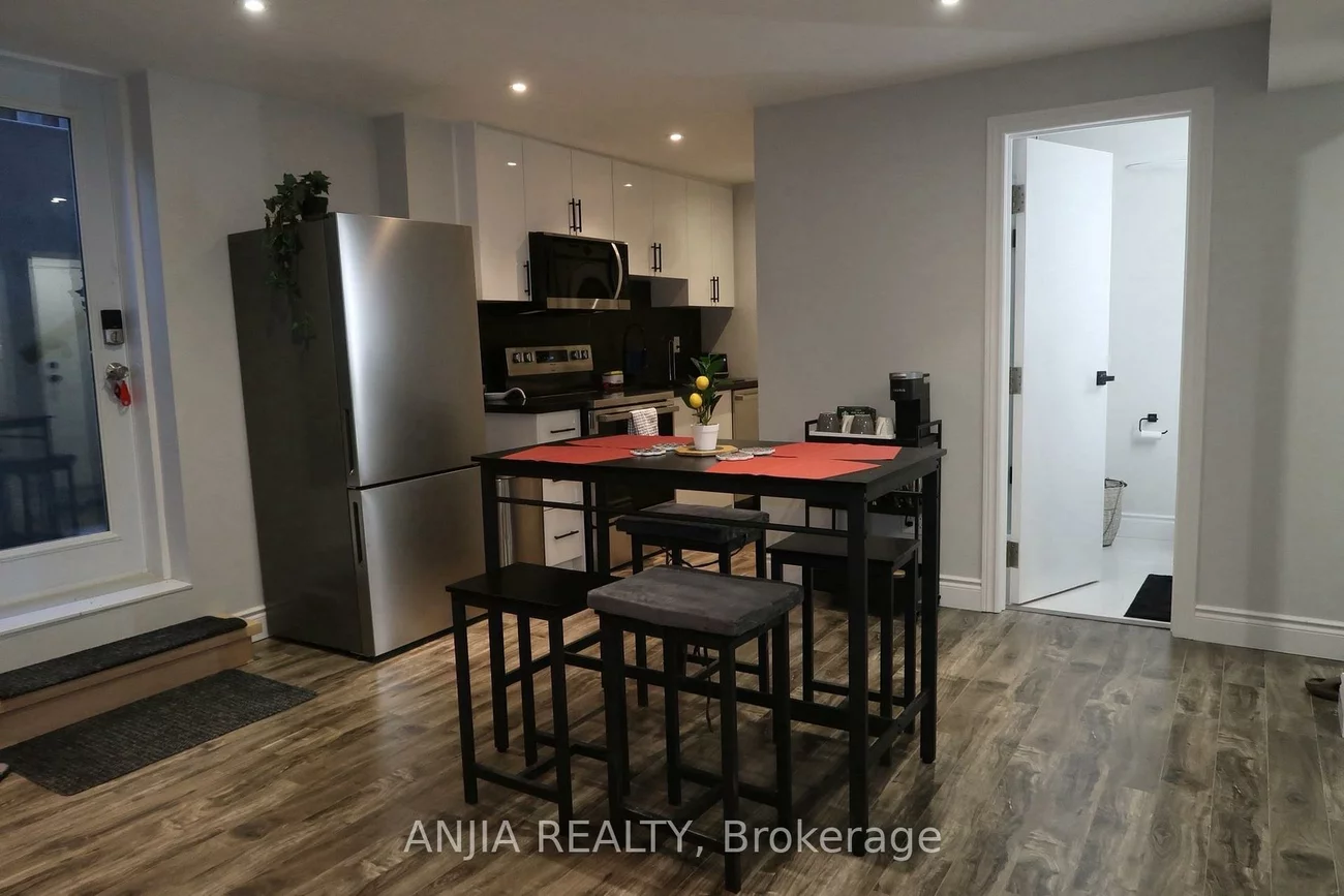 370, Chambers, Armitage, Newmarket