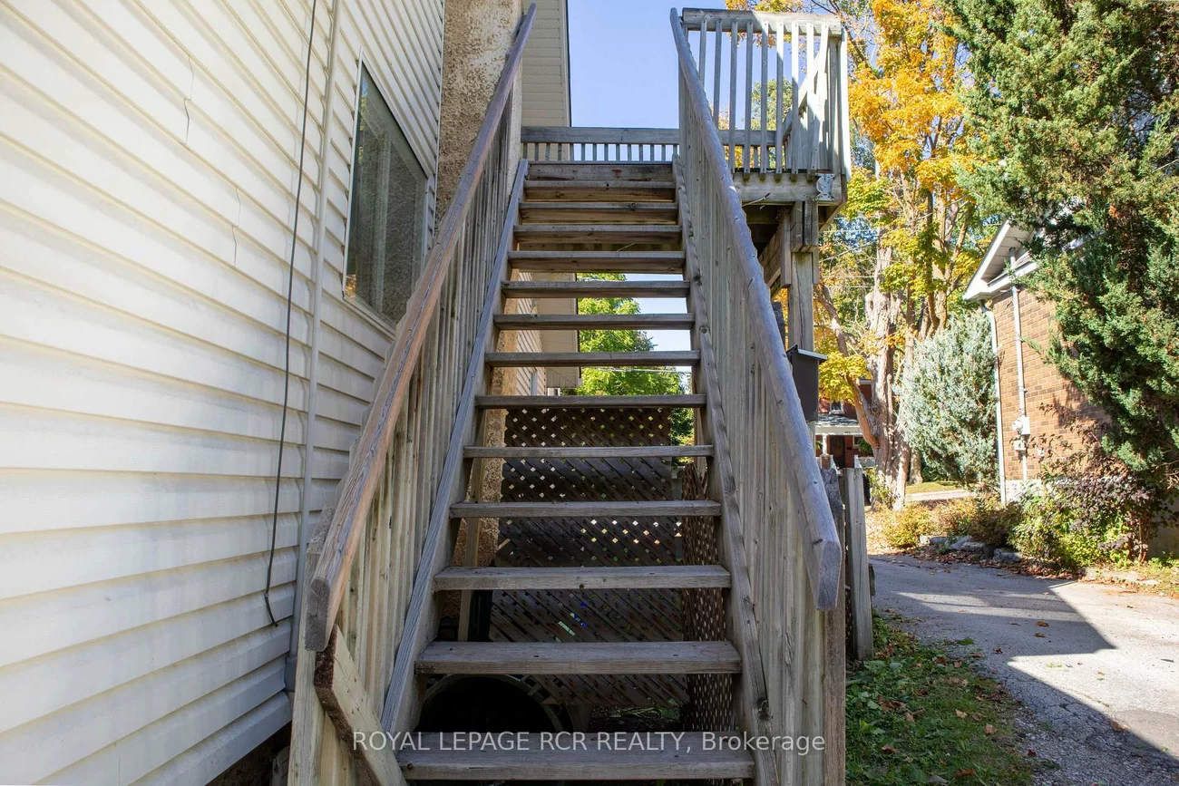 600, Queen, Gorham-College Manor, Newmarket