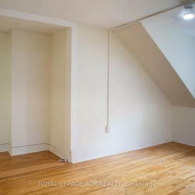 600, Queen, Gorham-College Manor, Newmarket