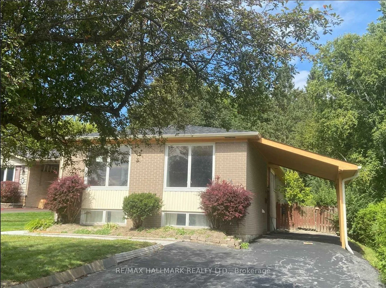 331, Roywood, Central Newmarket, Newmarket