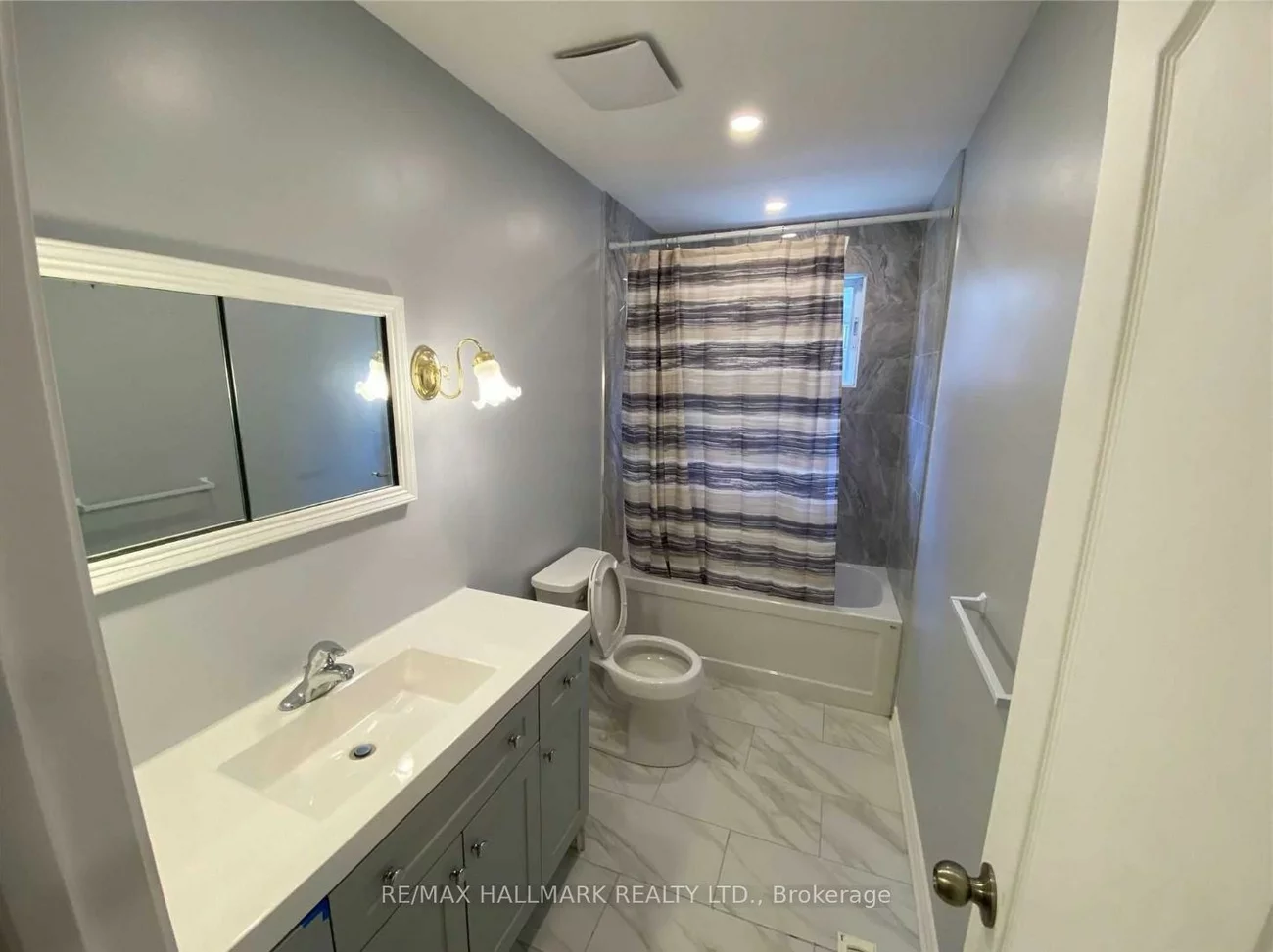 331, Roywood, Central Newmarket, Newmarket