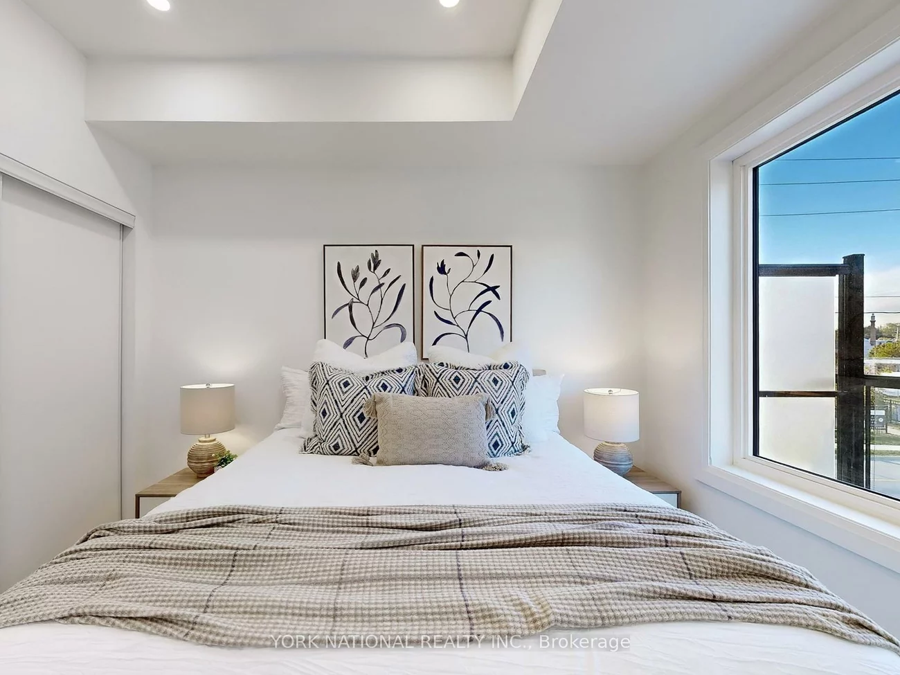 49, Charles, Central Newmarket, Newmarket