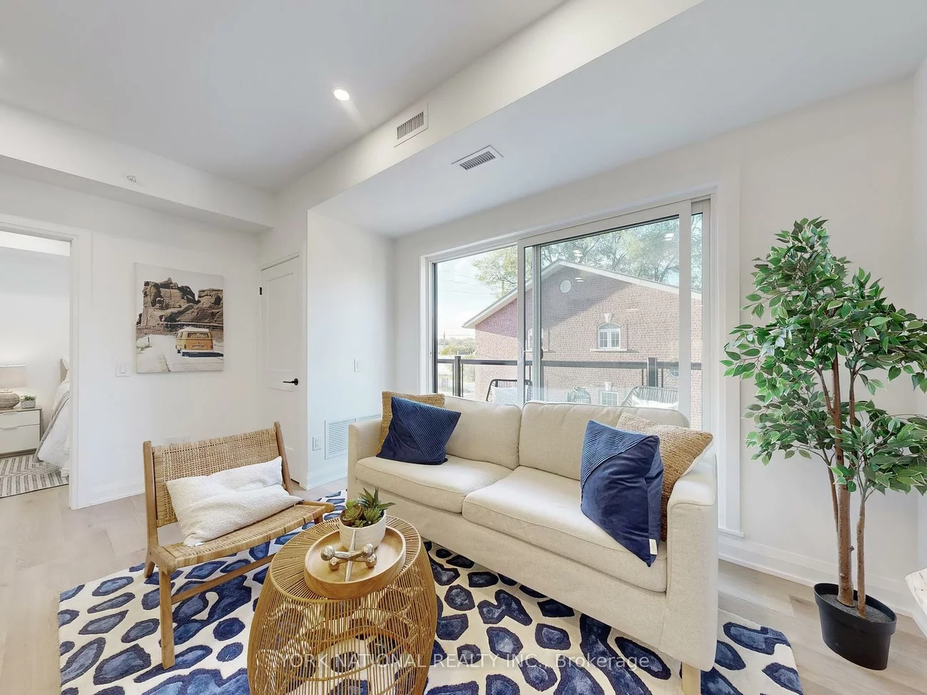 49, Charles, Central Newmarket, Newmarket