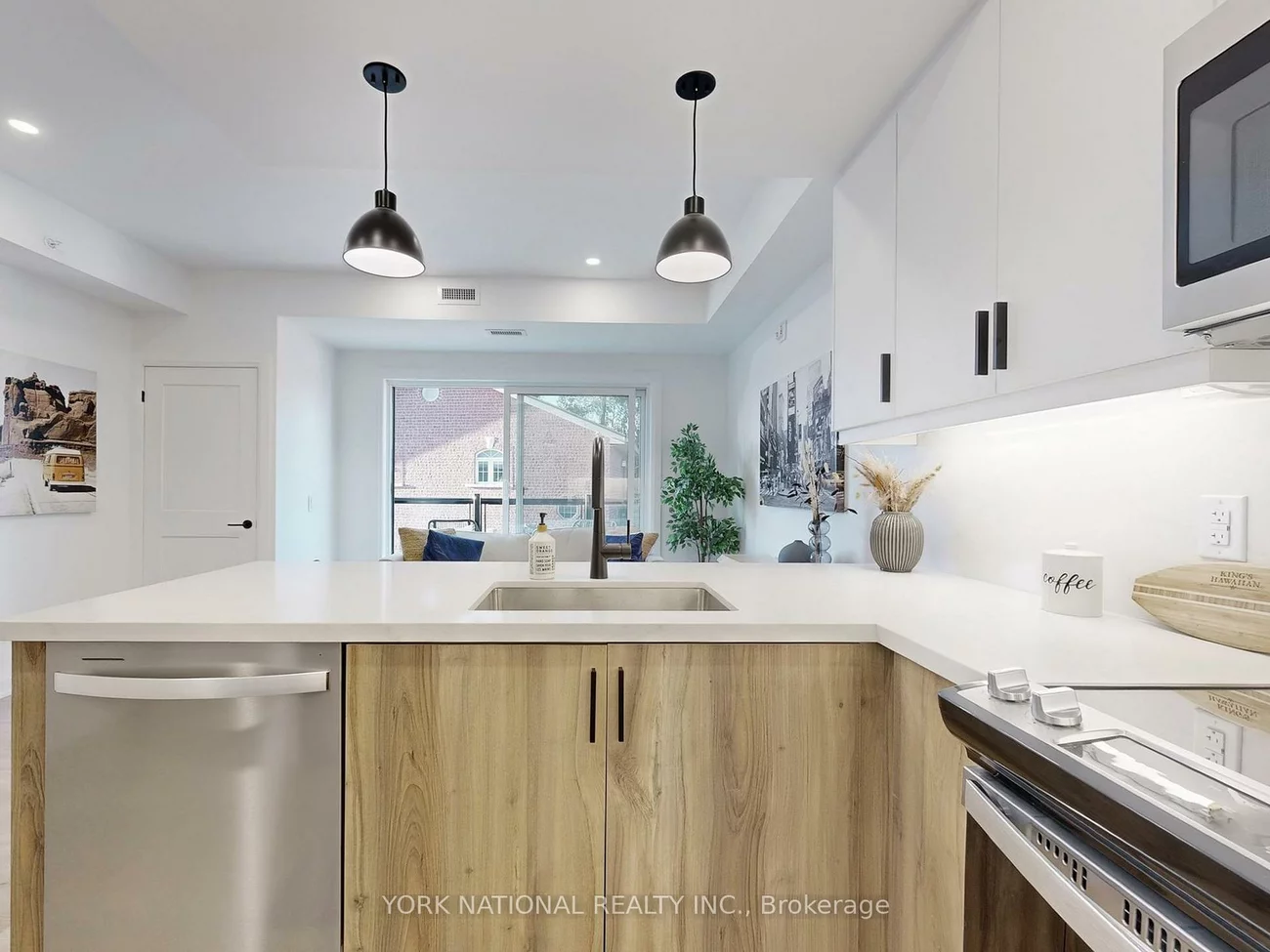 49, Charles, Central Newmarket, Newmarket
