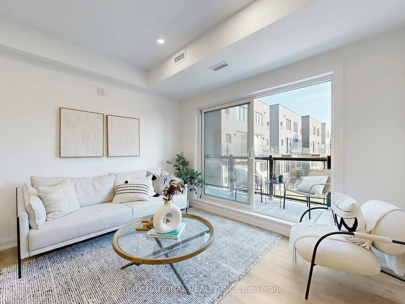 49, Charles, Central Newmarket, Newmarket