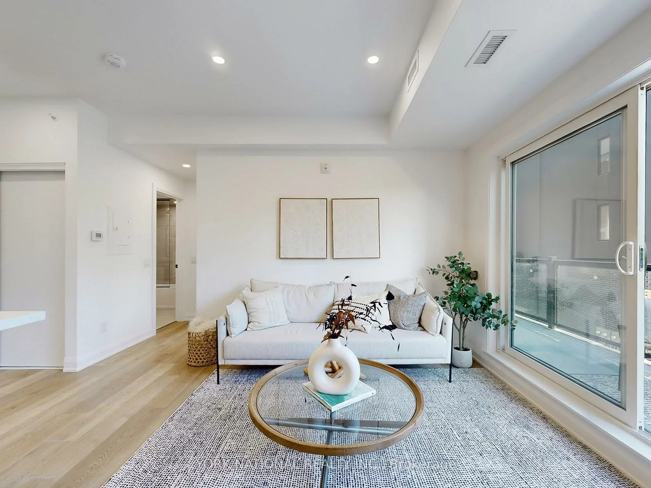49, Charles, Central Newmarket, Newmarket